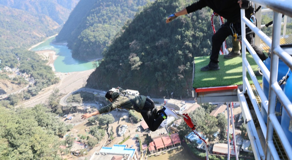 bungee jumping 117 mtr 
